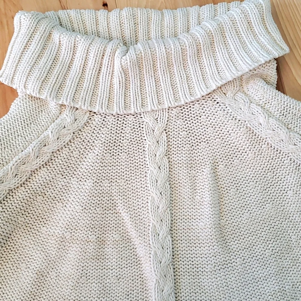 GYMBOREE All Spruced Up Sweater Cape